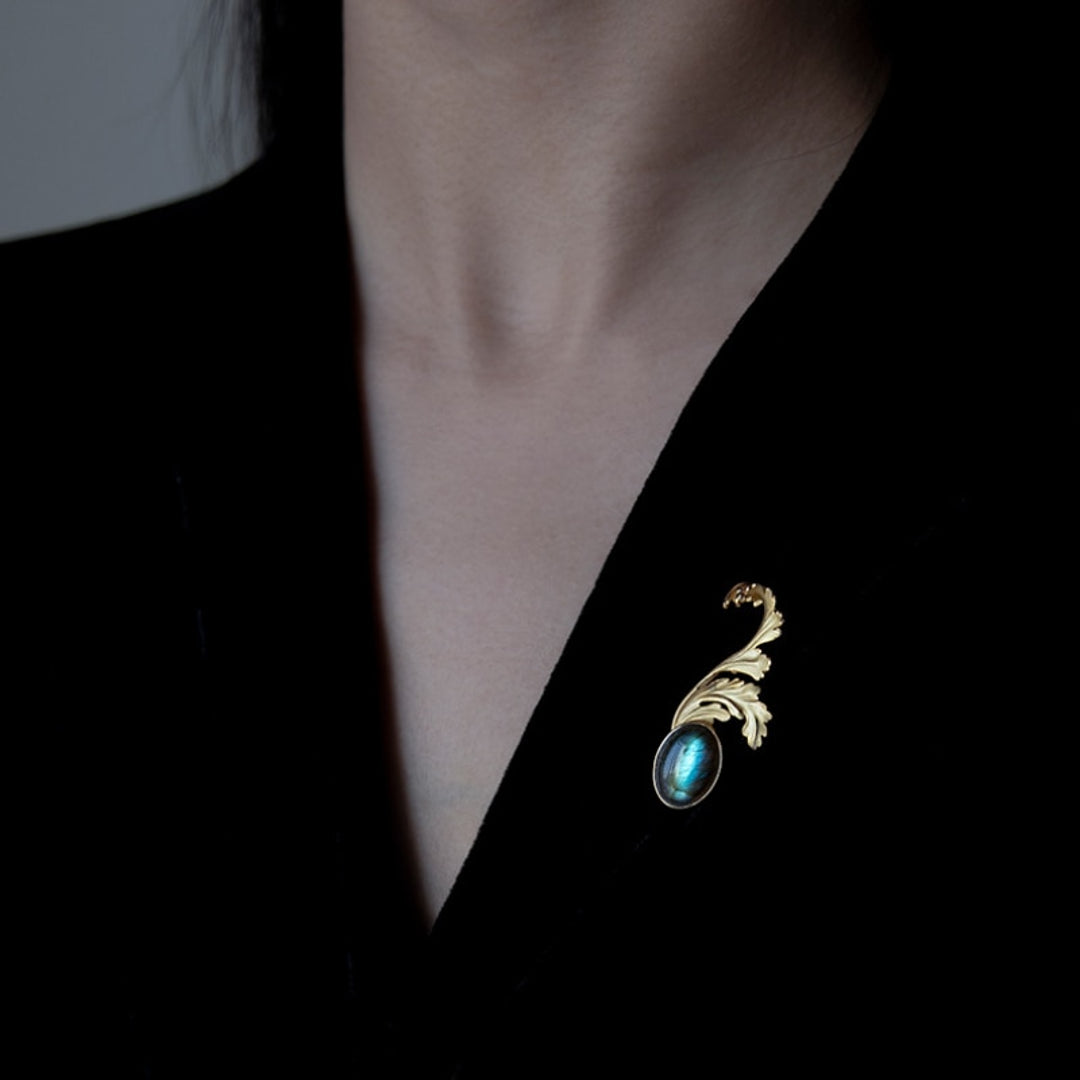 Acanthus-Leaf-Brooch-By-Yonandole_1