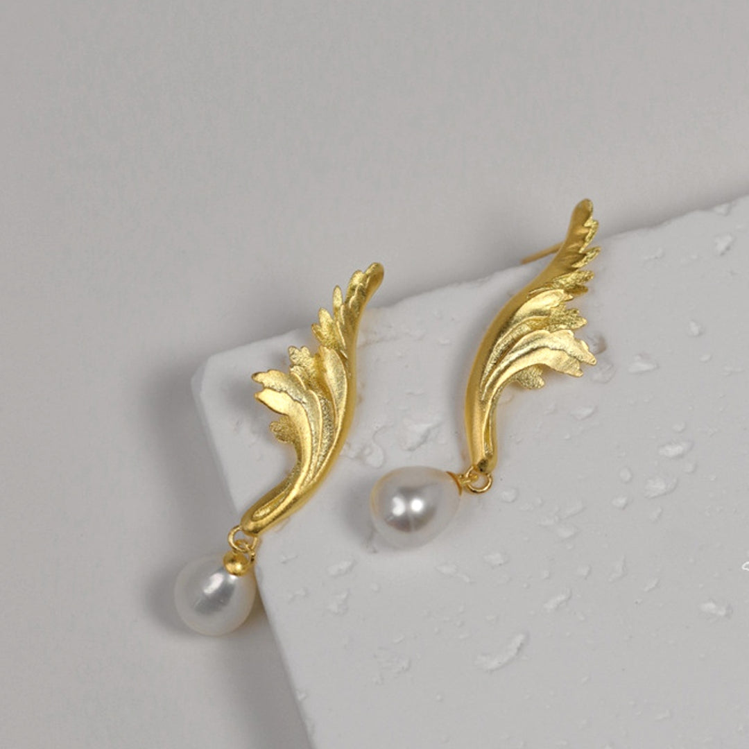 Acanthus-Leaf-With-Pearl-Earrings_5