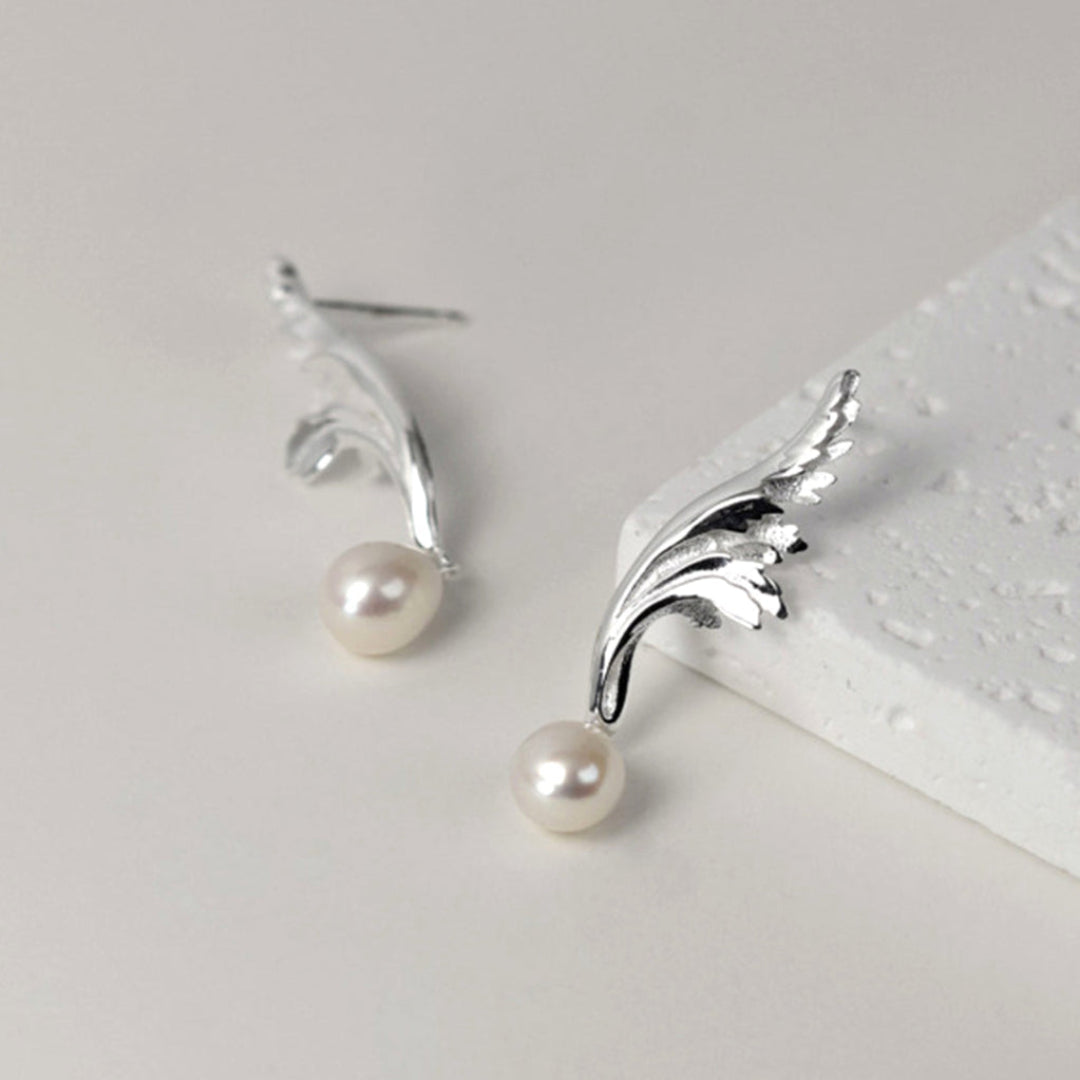 Acanthus-Leaf-With-Pearl-Earrings_6
