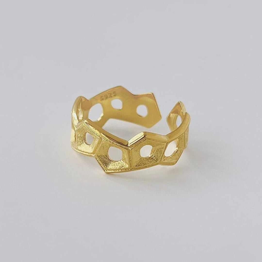 Adjustable-Ring-With-3D-Pattern-By-Yonandole_1