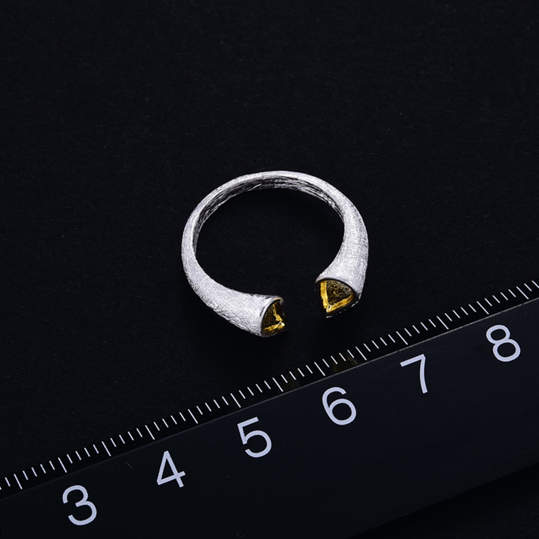 Adjustable-Ring-With-Geometric-Shape-Brushed-By-Yonandole_2