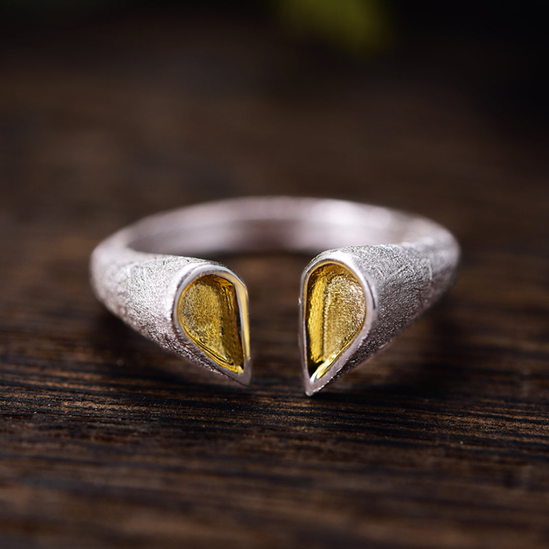 Adjustable-Ring-With-Geometric-Shape-Brushed-By-Yonandole_5