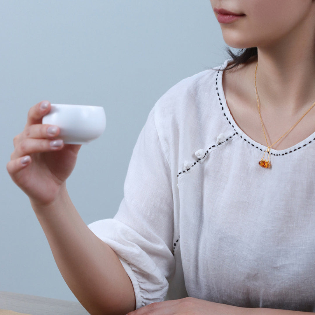 Amber-Teapot-Pendant-By-Yonandole_4