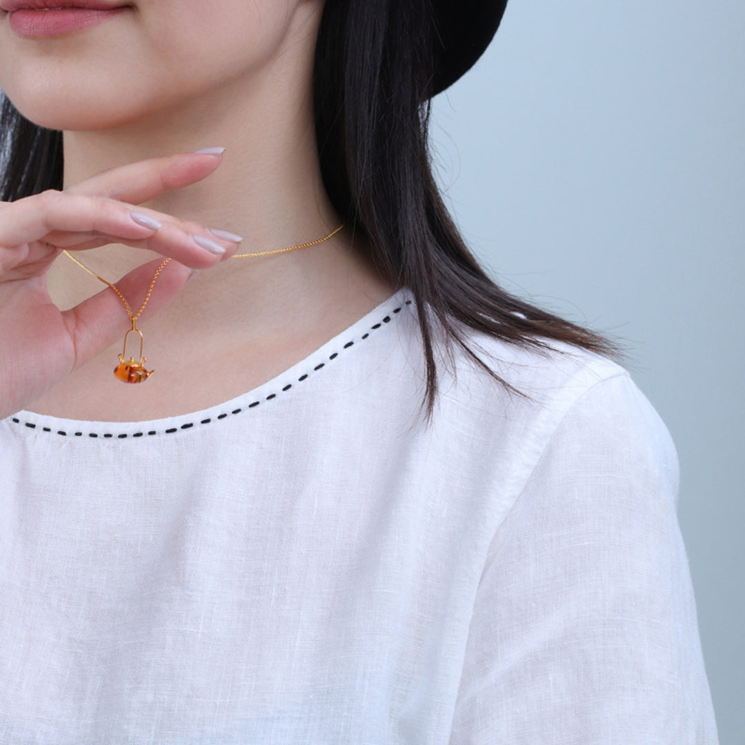 Amber-Teapot-Pendant-By-Yonandole_6