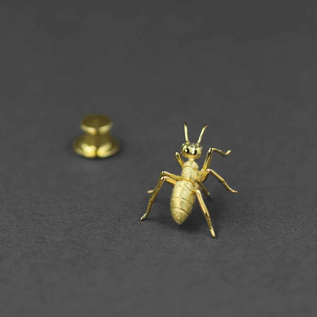 Ant-Brooch-By-Yonandole_6