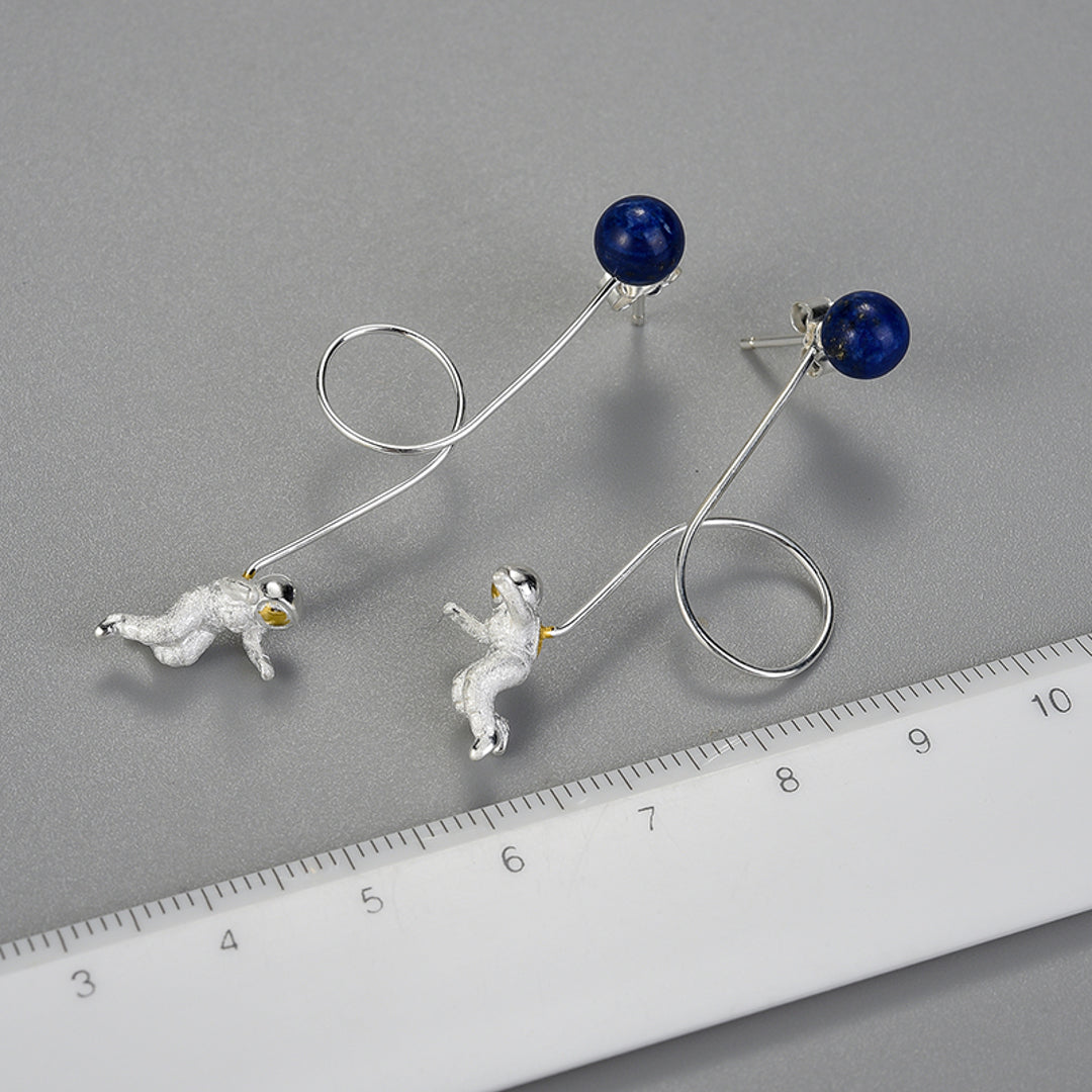 Astronaut-Earrings-By-Yonandole_6