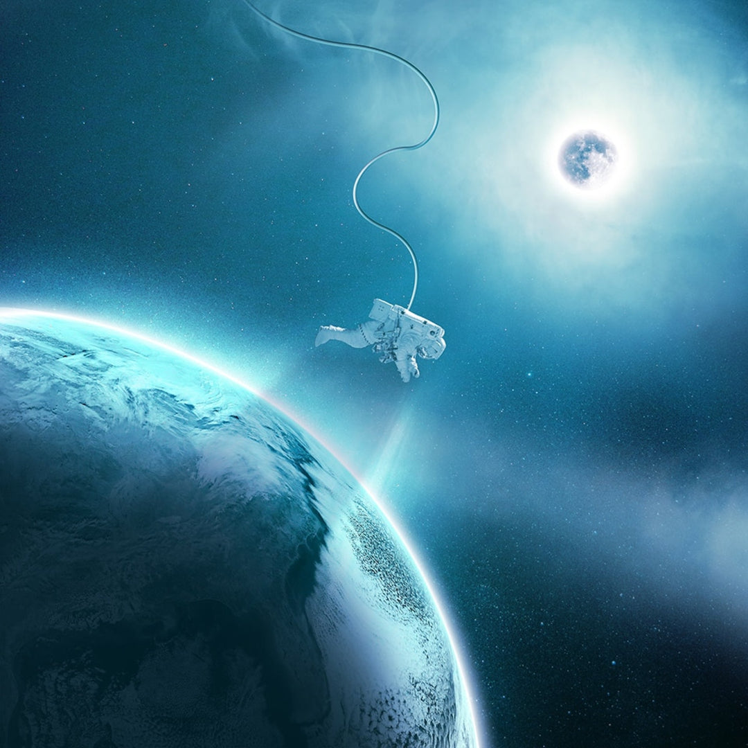 Astronaut-Earrings-By-Yonandole_9
