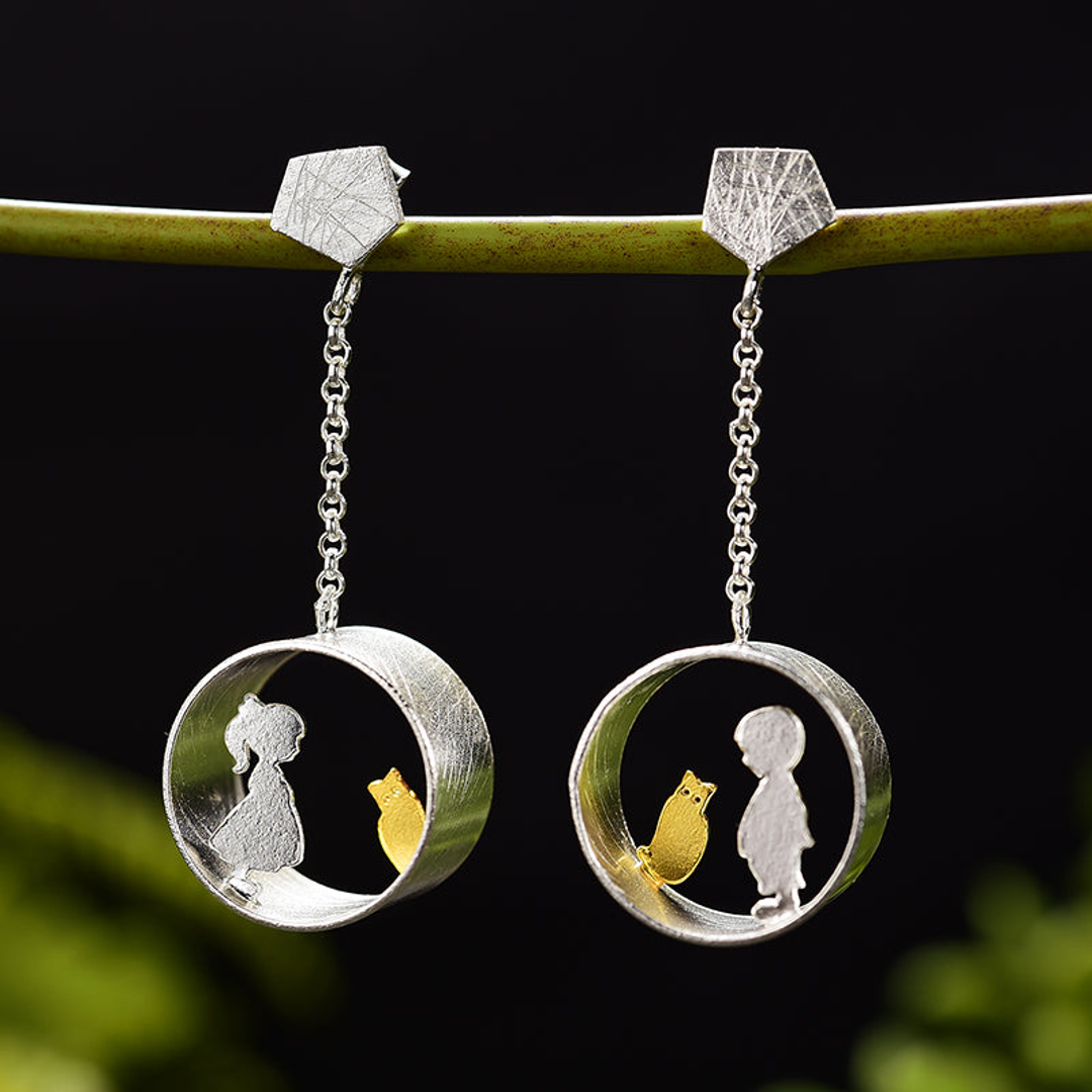 Asymmetric-Dangle-Earrings-With-Cylindrical-Pendant-By-Yonandole_3