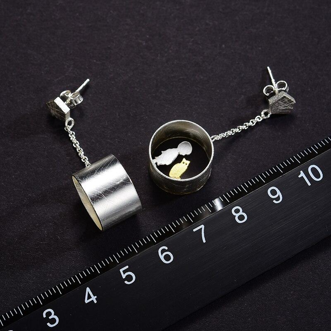 Asymmetric-Dangle-Earrings-With-Cylindrical-Pendant-By-Yonandole_6