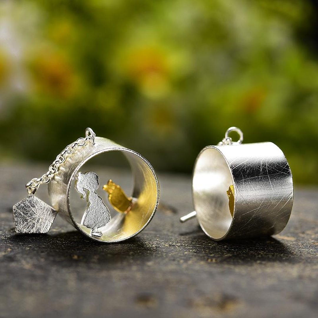 Asymmetric-Dangle-Earrings-With-Cylindrical-Pendant-By-Yonandole_7