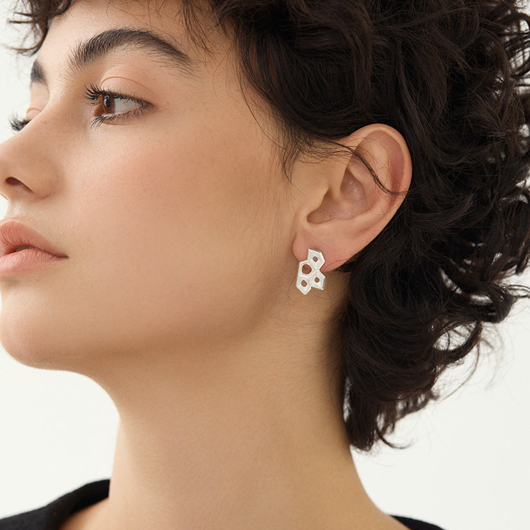 Asymmetrical-Earrings-With-3D-Pattern-By-Yonandole_14