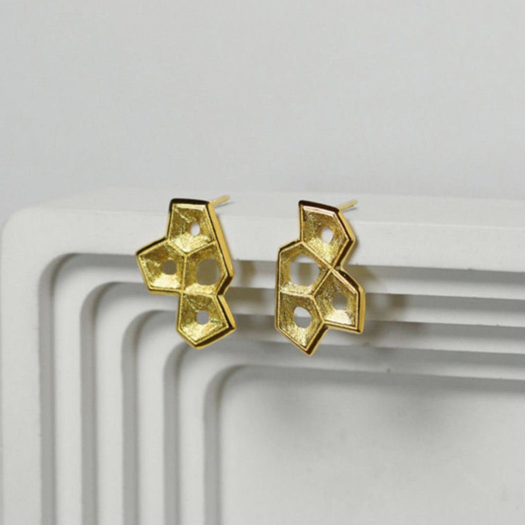 Asymmetrical-Earrings-With-3D-Pattern-By-Yonandole_17