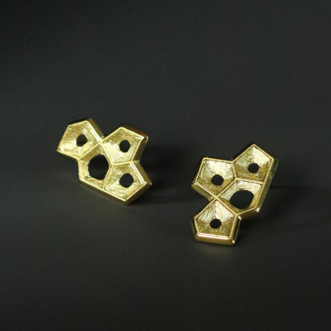 Asymmetrical-Earrings-With-3D-Pattern-By-Yonandole_2