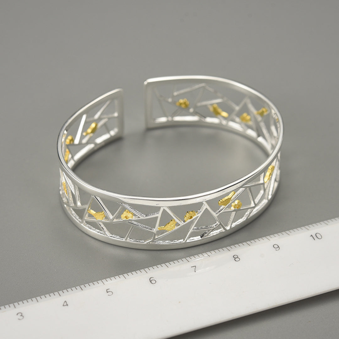Bangle-With-A-Grid-And-A-Small-Bird-By-Yonandole_2