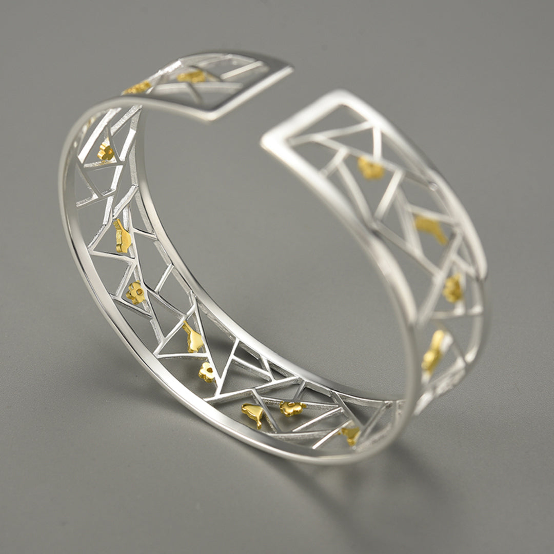Bangle-With-A-Grid-And-A-Small-Bird-By-Yonandole_4