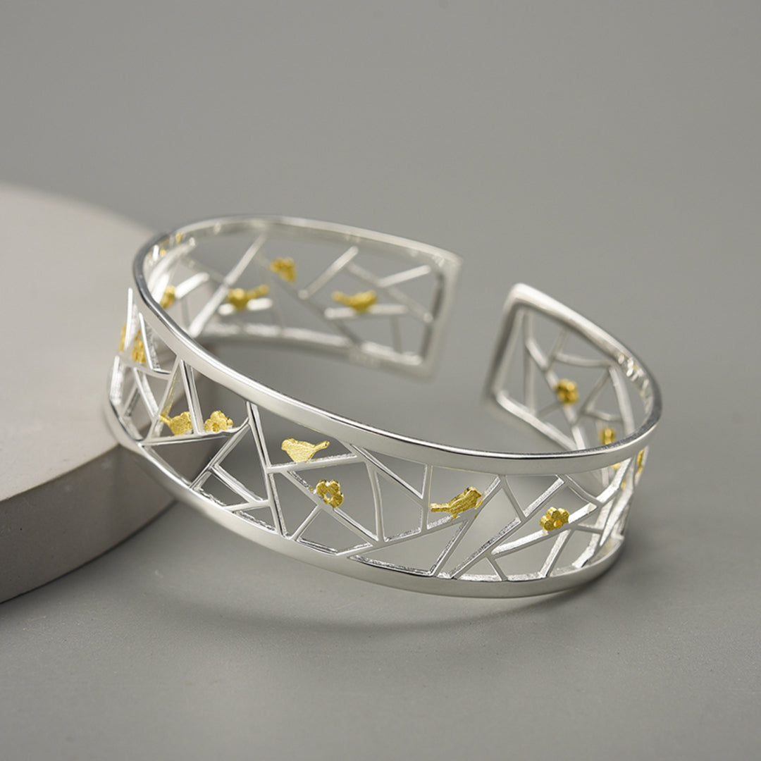 Bangle-With-A-Grid-And-A-Small-Bird-By-Yonandole_5