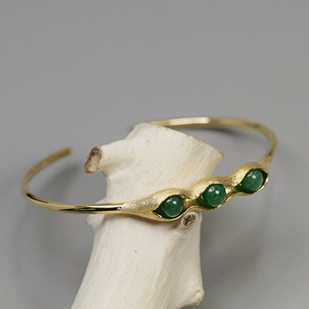 Bangle-With-Pea-Pod-Design-By-Yonandole_6