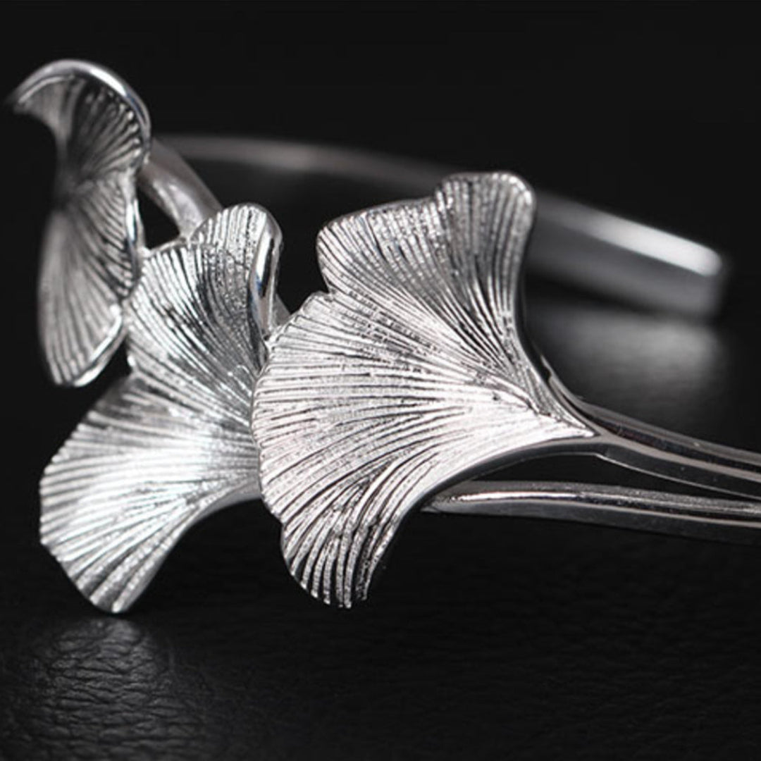 Bangle-With-Three-Ginkgo-Leaves-By-Yonandole_6