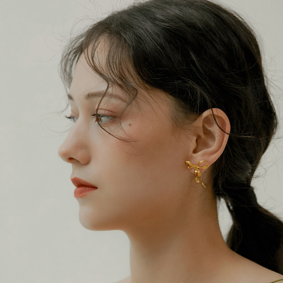 Bow-Earrings-By-Yonandole_3