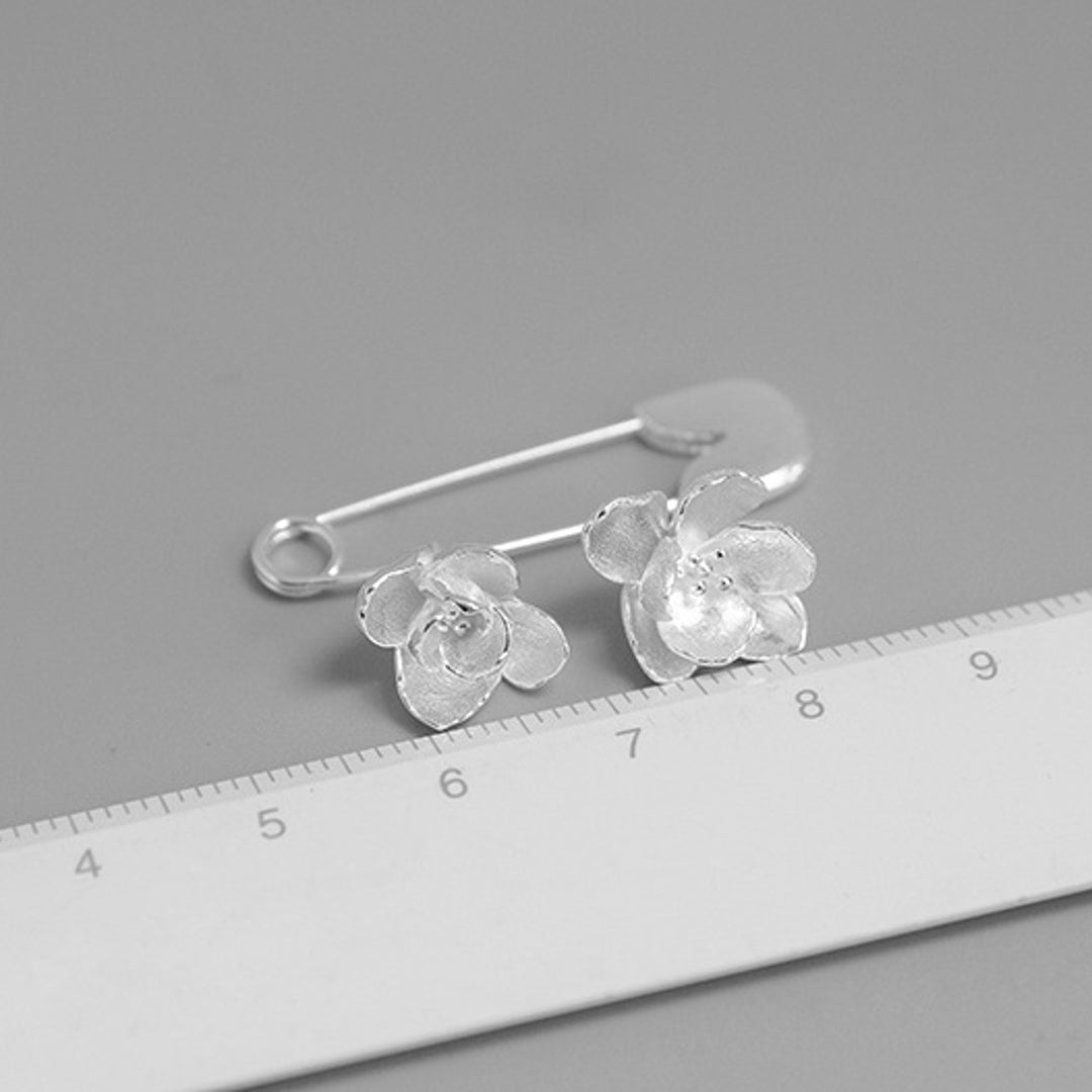 Brooch-With-Jasmine-Flowers-By-Yonandole_6