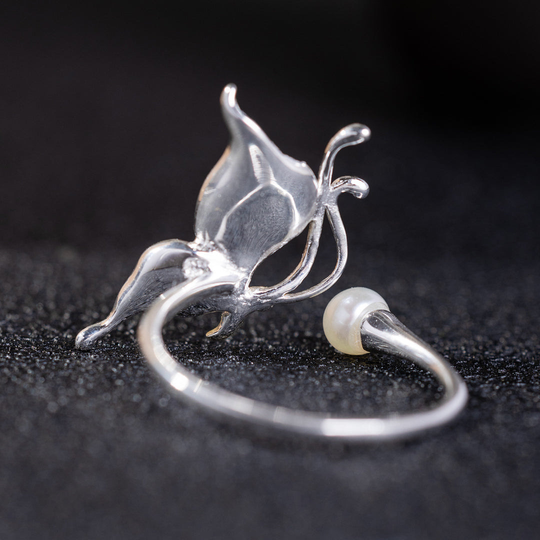 Butterfly-Ring-With-Pearl-By-Yonandole_4