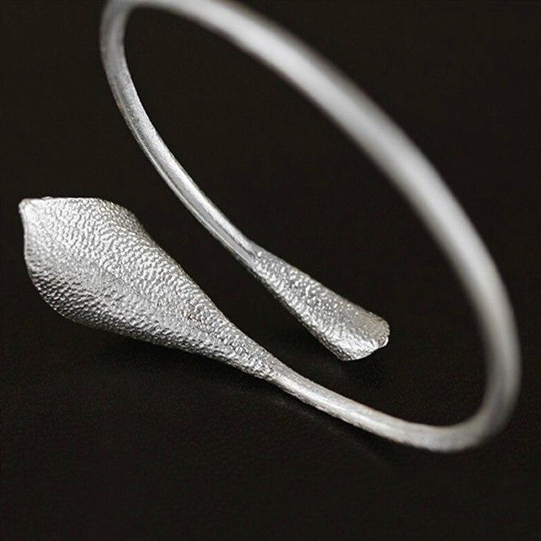 Calla-Bangle-By-Yonandole_4