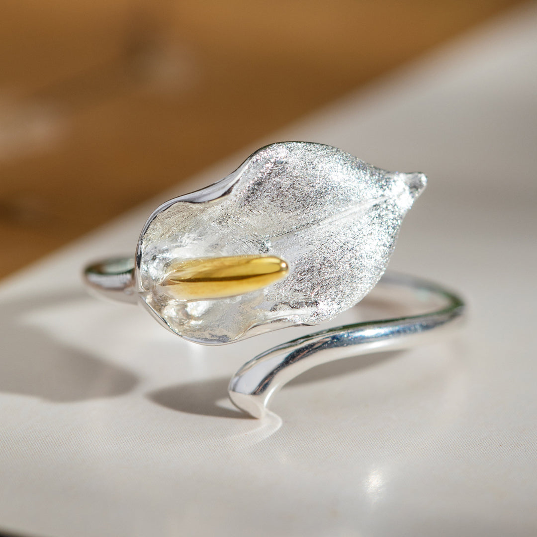 Calla-Lily-Ring-By-Yonandole_3b