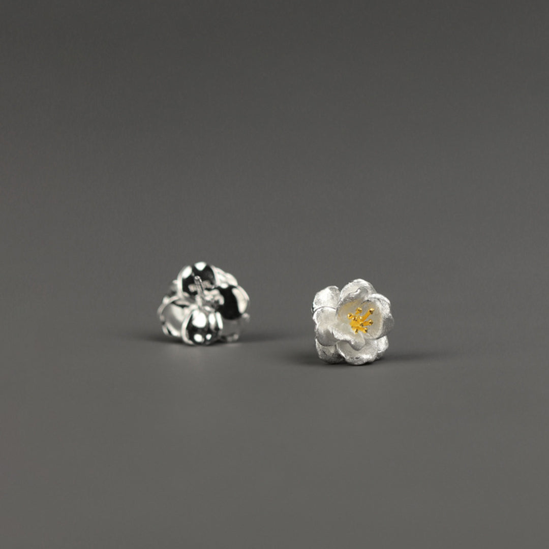 Camellia-Earrings-By-Yonandole_11