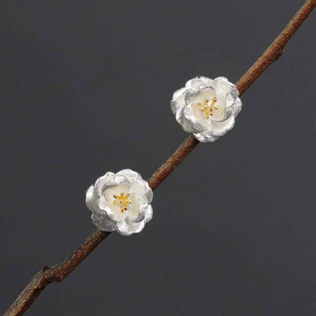Camellia-Earrings-By-Yonandole_5