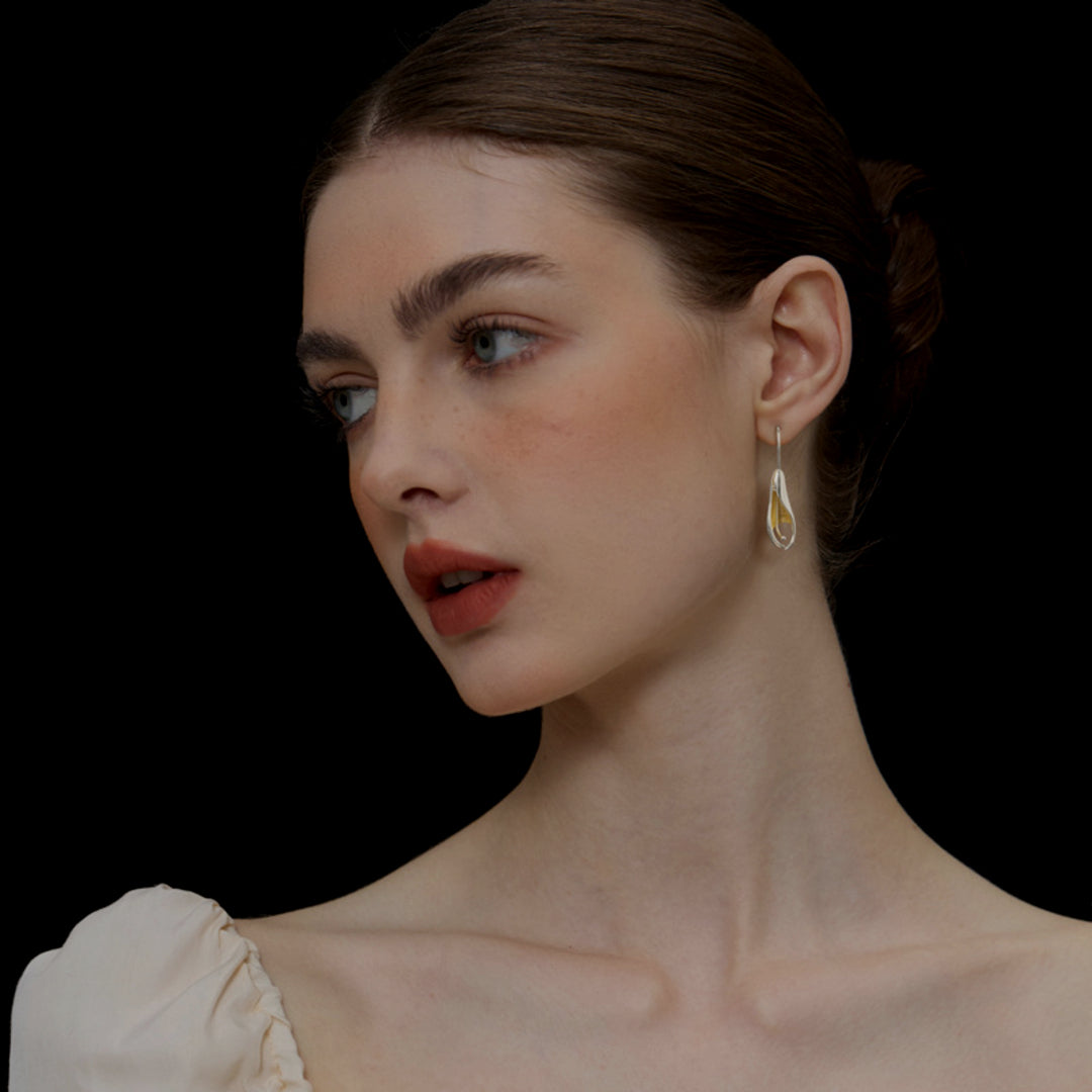 Capsule-Earrings-By-Yonandole_3