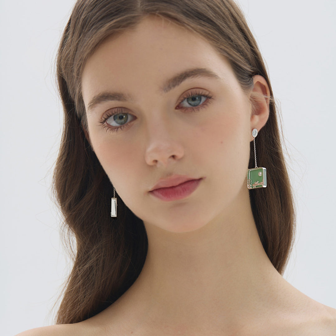 Cat-At-Home-Earrings-By-Yonandole_3b