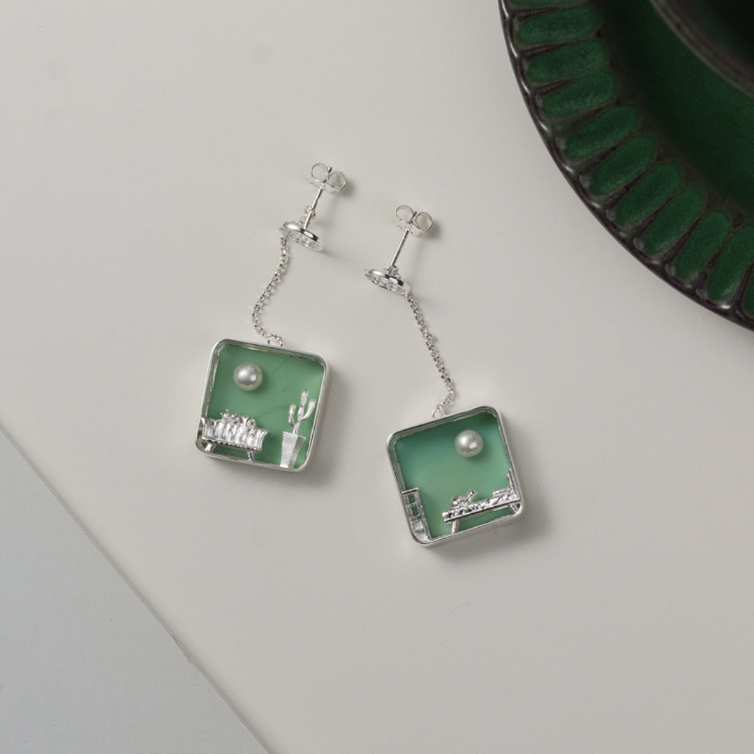 Cat-At-Home-Earrings-By-Yonandole_4b