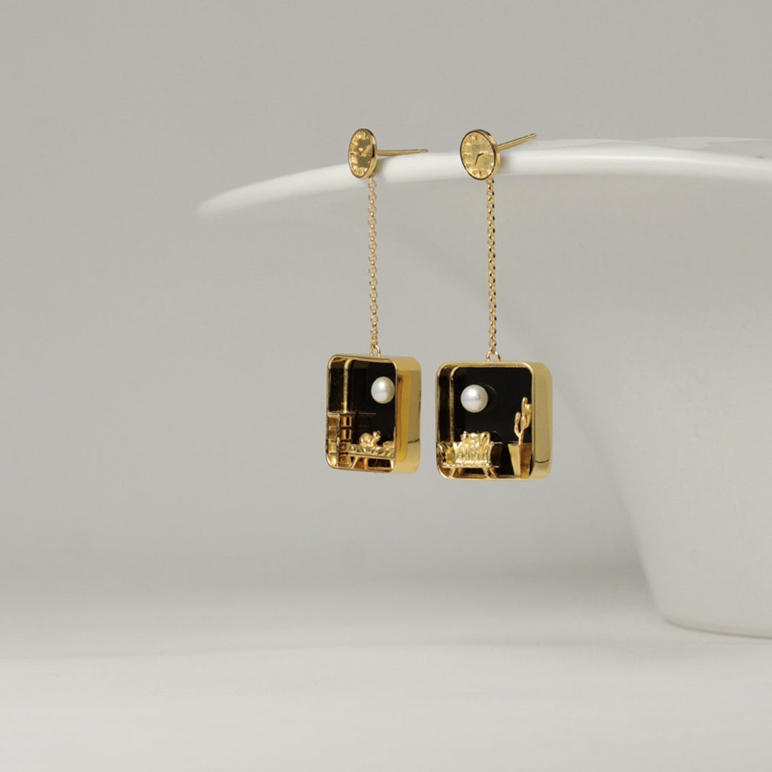 Cat-At-Home-Earrings-By-Yonandole_8b