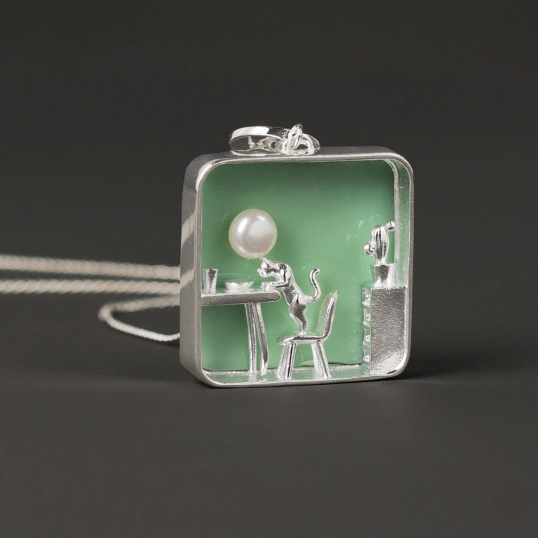 Cat-At-Home-Pendant-By-Yonandole_5c