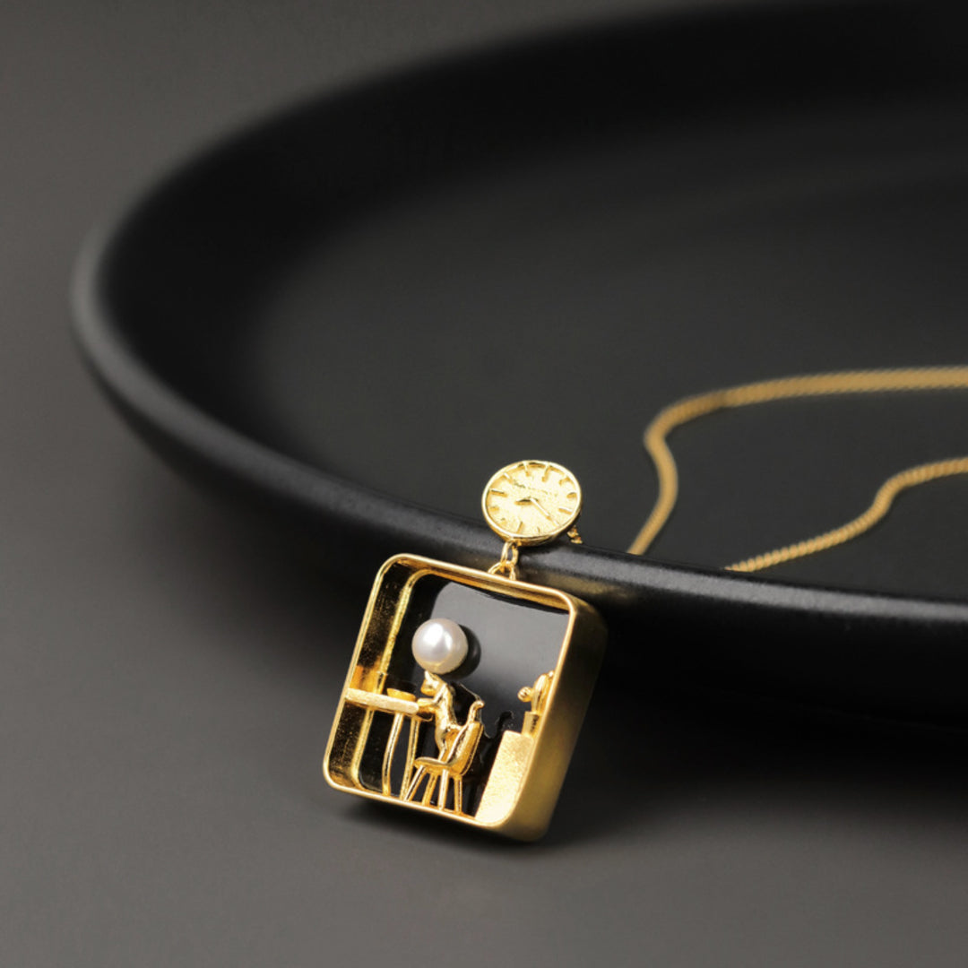 Cat-At-Home-Pendant-By-Yonandole_8c