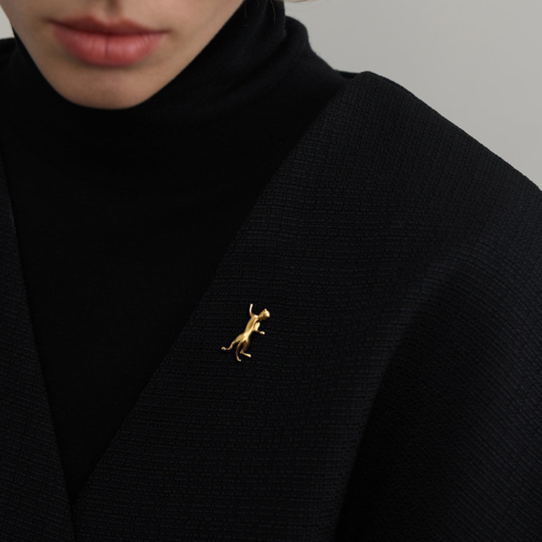 Cat-Brooch-By-Yonandole_1