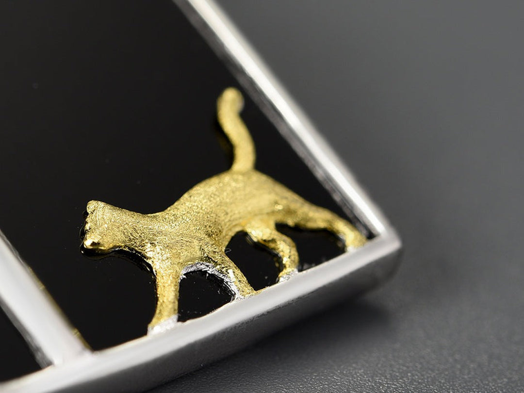 Cat-Pendant-By-Yonandole_10a