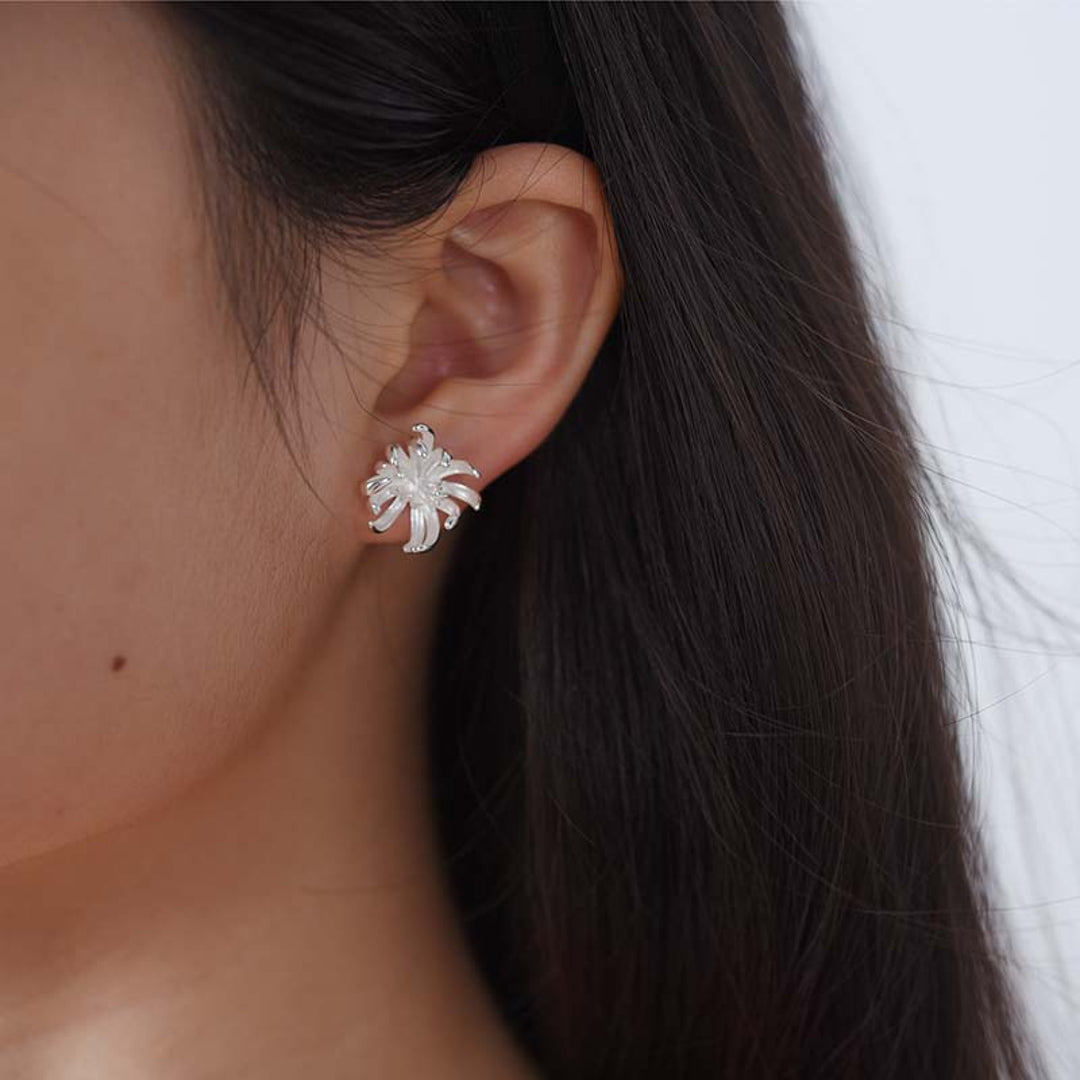 Chrysanthemum-Stud-Earrings-By-Yonandole_3