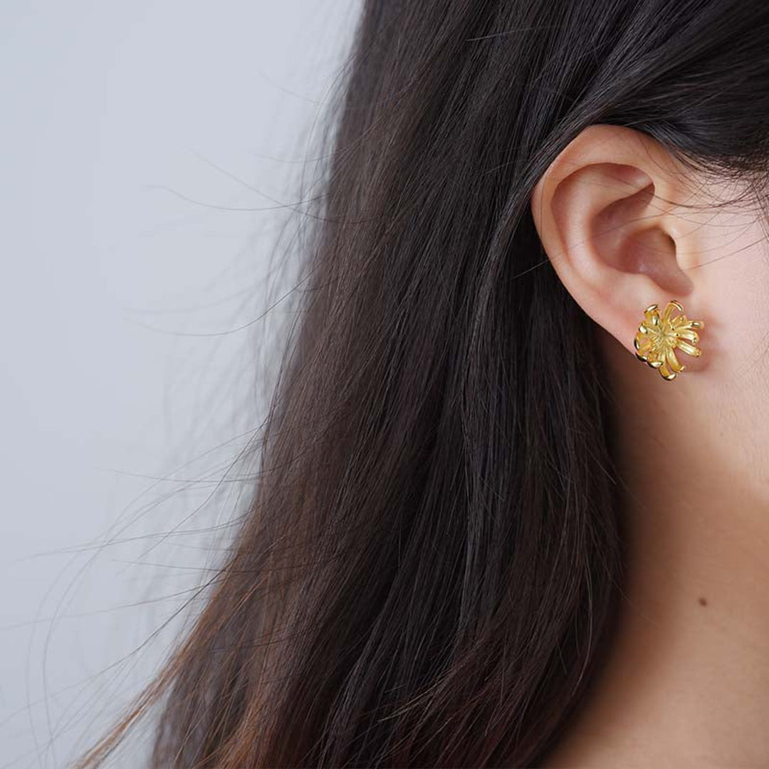 Chrysanthemum-Stud-Earrings-By-Yonandole_8