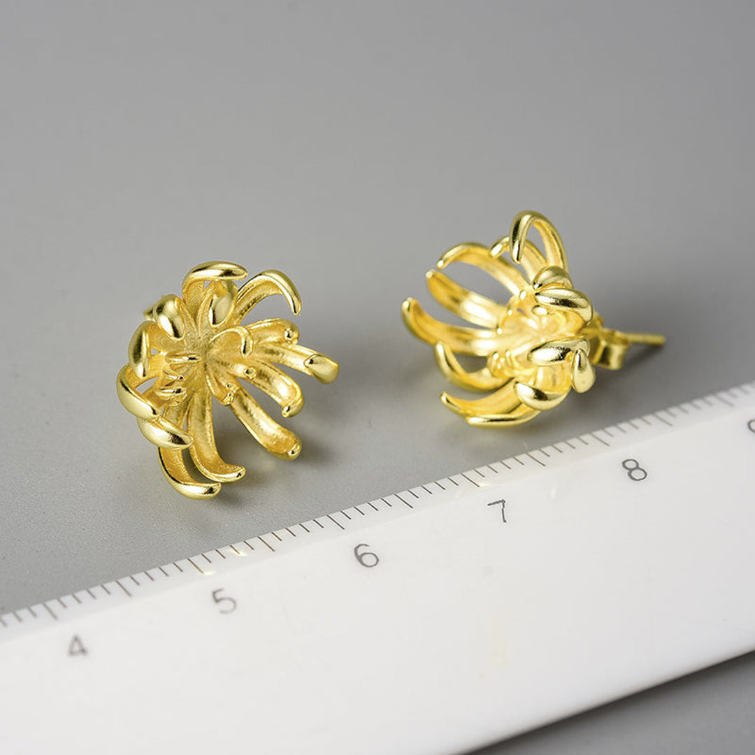 Chrysanthemum-Stud-Earrings-By-Yonandole_9