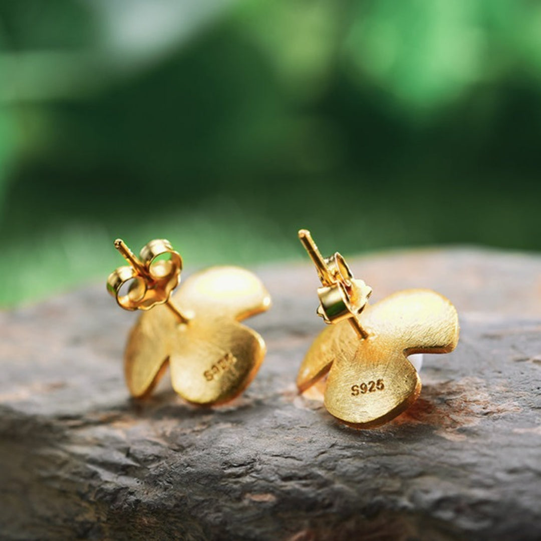 Clover-Earrings-With-Freshwater-Pearl-By-Yonandole_11