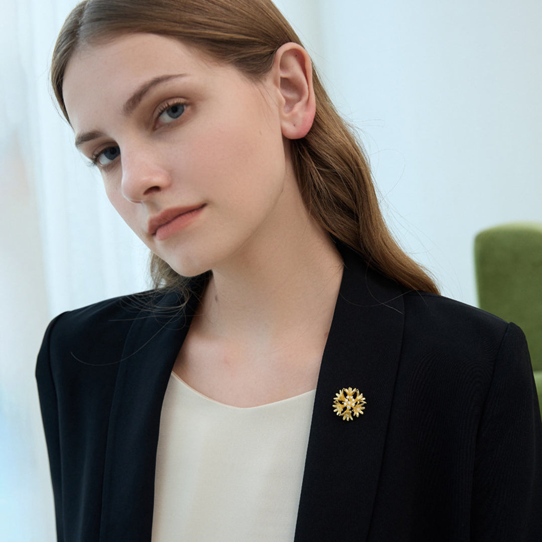 Cornflower-Brooch-With-Zirconia-By-Yonandole_1