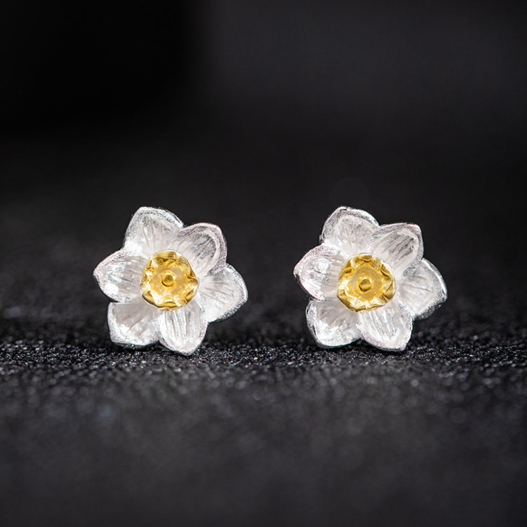 Daffodil-Stud-Earrings-By-Yonandole_1