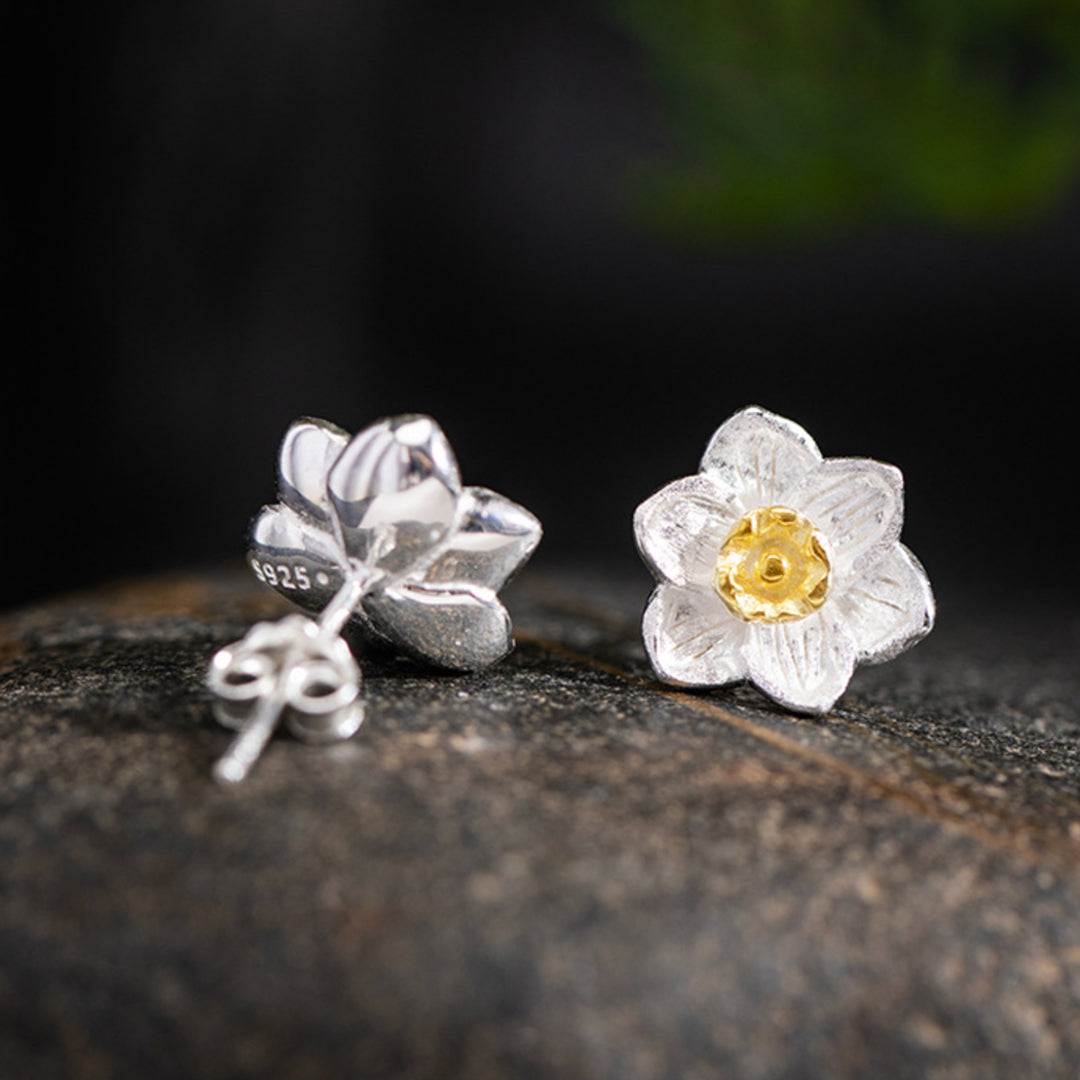 Daffodil-Stud-Earrings-By-Yonandole_2