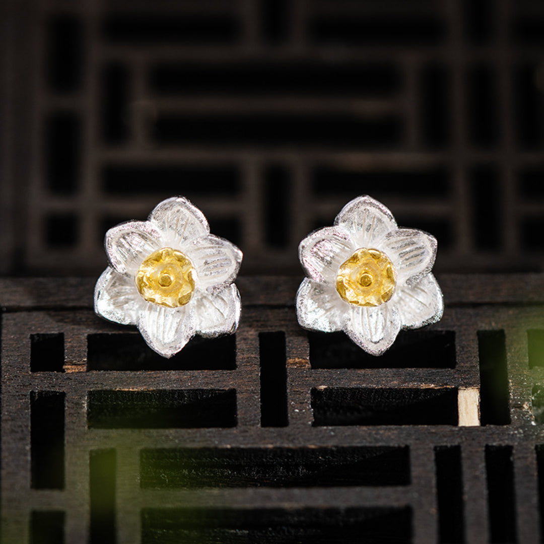 Daffodil-Stud-Earrings-By-Yonandole_4