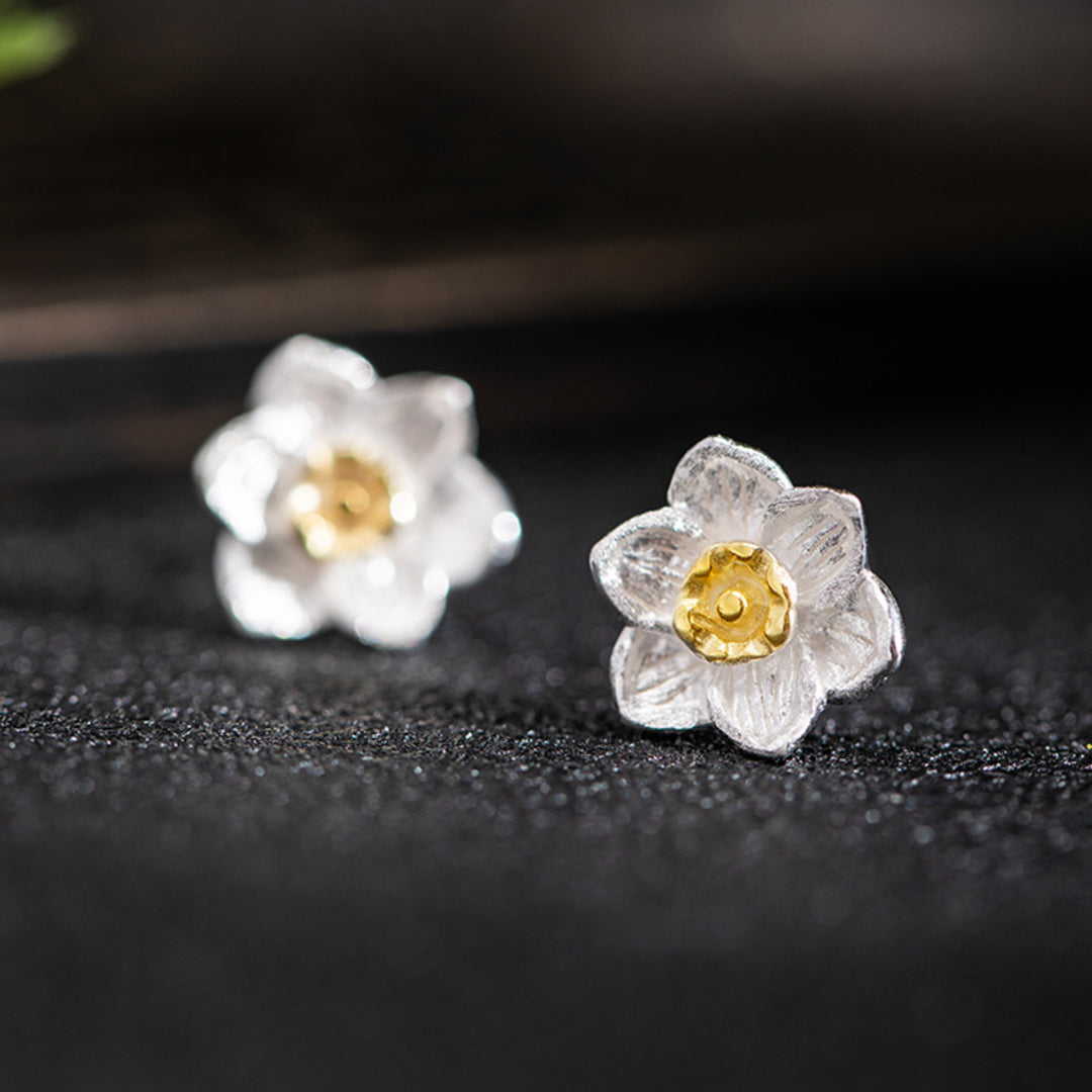 Daffodil-Stud-Earrings-By-Yonandole_6