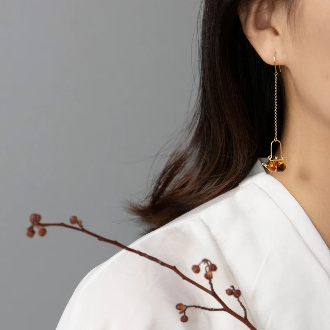 Dangle-Earrings-With-Amber-Teapot-By-Yonandole_6