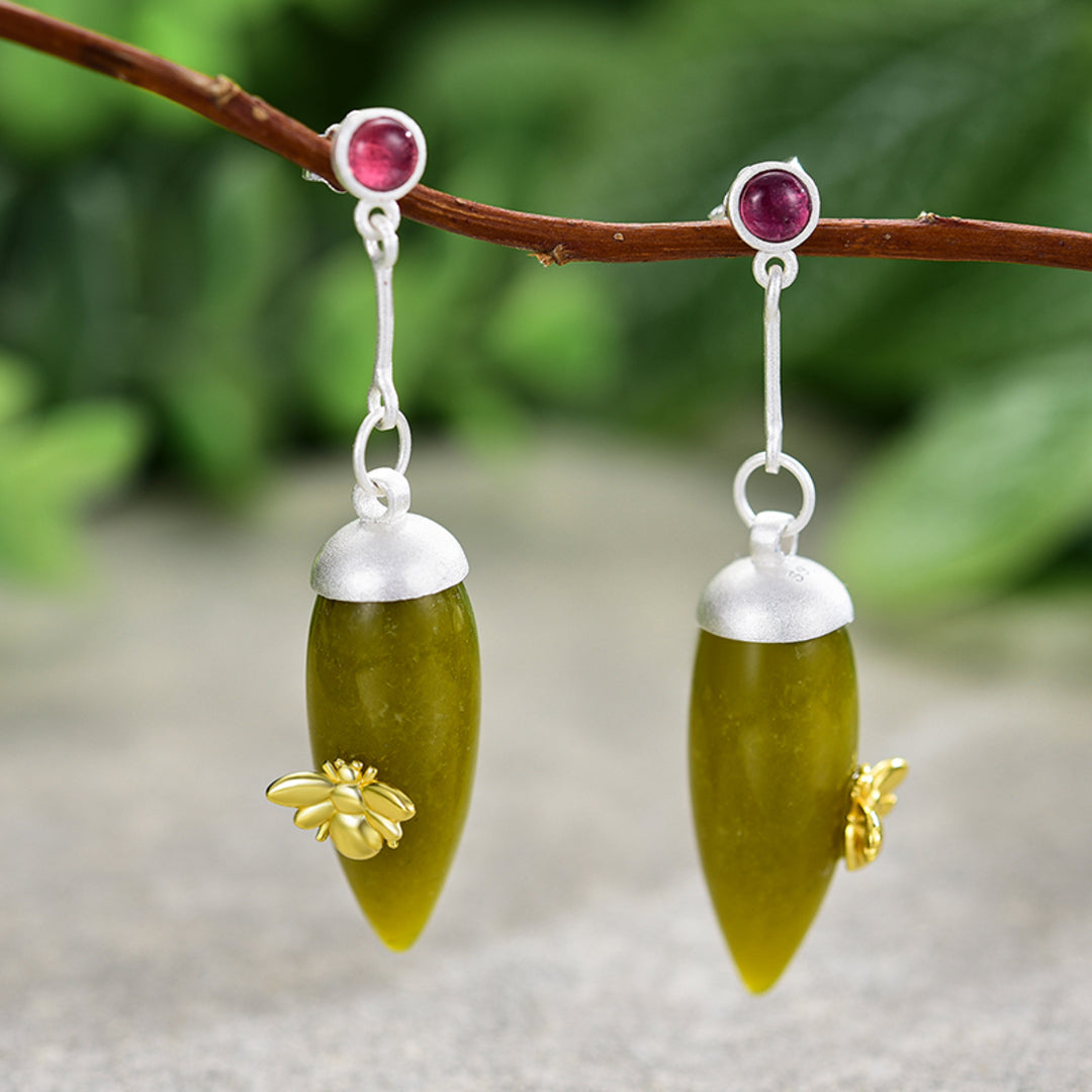 Dangle-Earrings-With-Serpentine-Cone-And-Bee-By-Yonandole_1