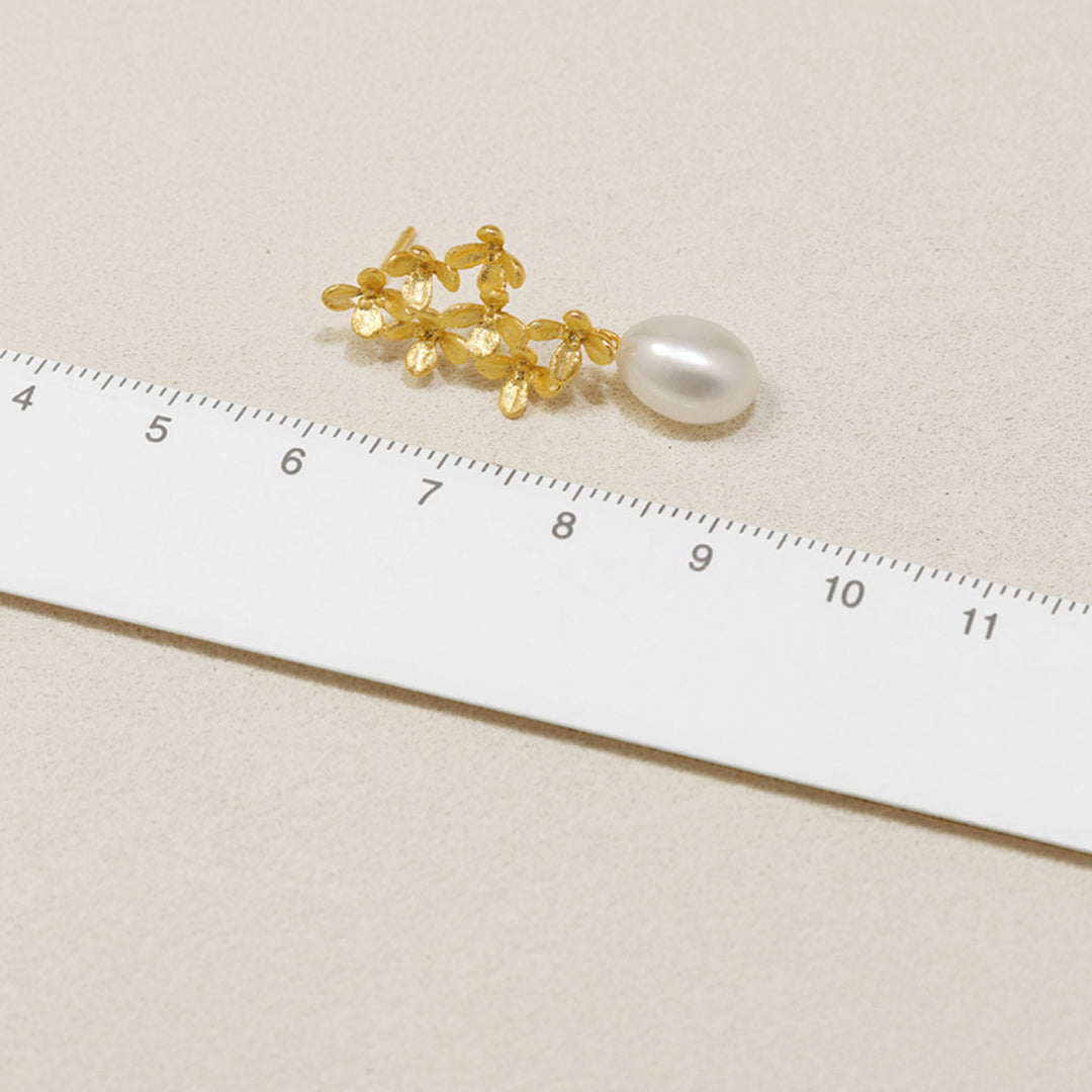 Drop-Earrings-With-Osmanthus-Flowers-And-Pearl-By-Yonandole_4