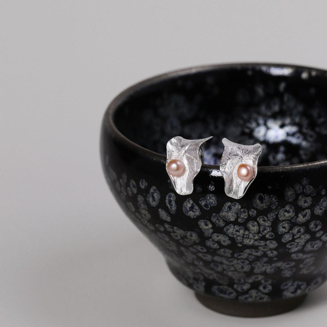 Ear-Cuff-Earrings-With-Lotus-Leaf-By-Yonandole_3